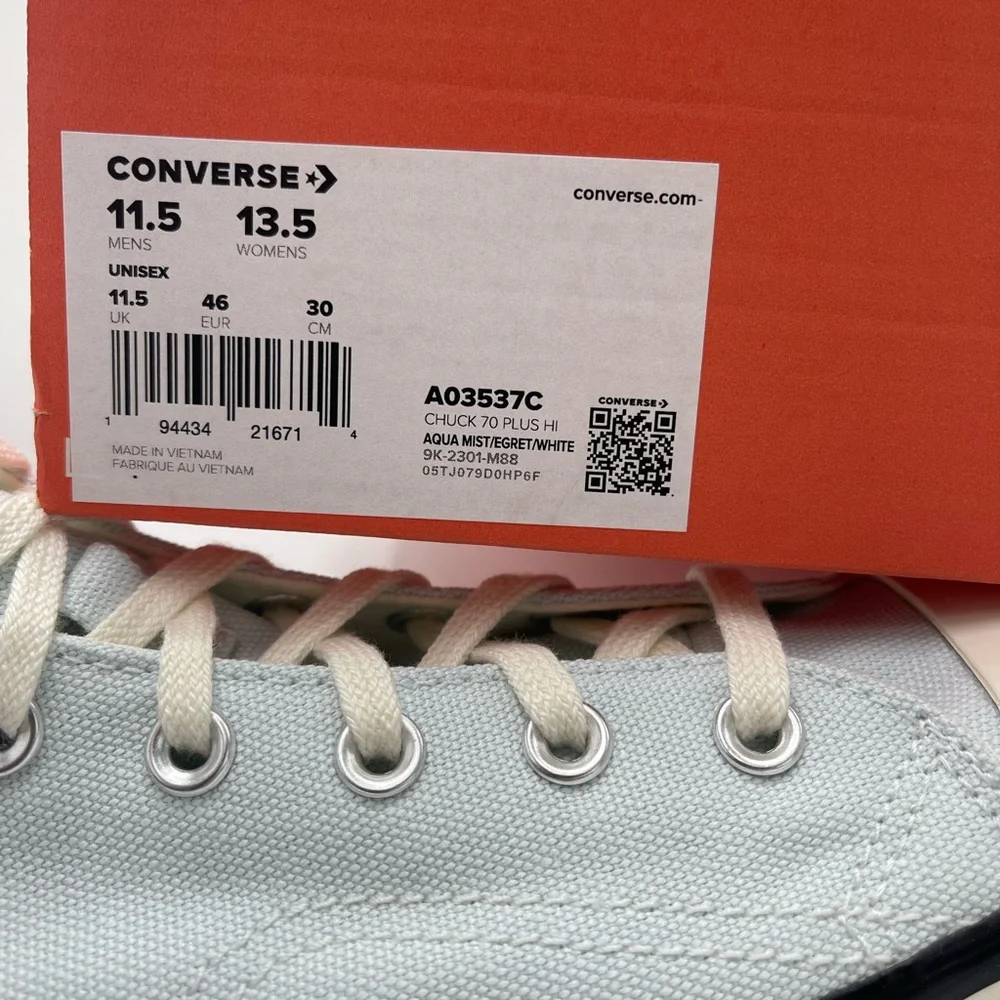 Converse Men’s A03537C CHUCK 70 PLUS HI
AQUA MIST/EGRET/WHITE
High-Top Sneakers - Picture 12 of 16